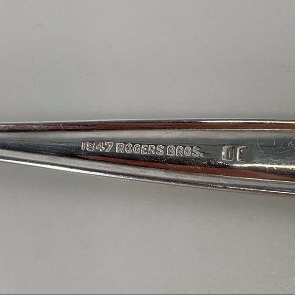 2/$20 1847 Rogers Bros. IS 1965 Vintage Silver Garland Pattern Serving Spoon - Picture 9 of 11